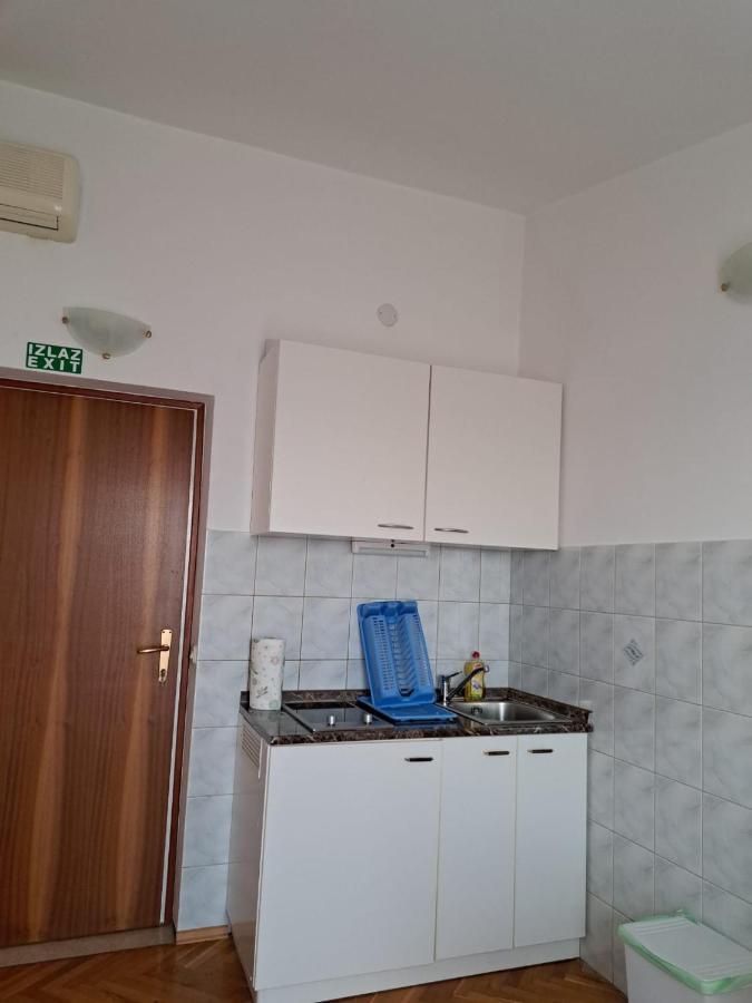 Apartments Garac Dugi Rat Exterior foto